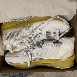 Dame 8 white - brand new, never worn, tag still on shoe
